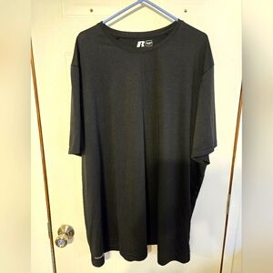 Russell Men's Black T-Shirt.    139